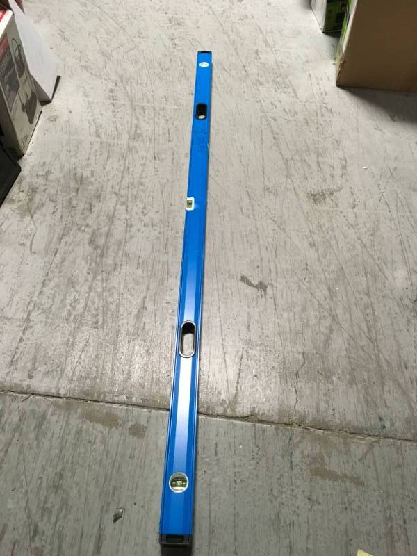 lot 70 image: Empire 72 in. Aluminum Box Frame Level 3 vial- good condition