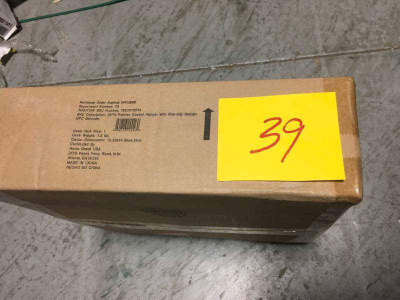 lot 39 image: HDX Black Extra Non Slip Rubber Coated Suit Hanger (30 Pack)- not used