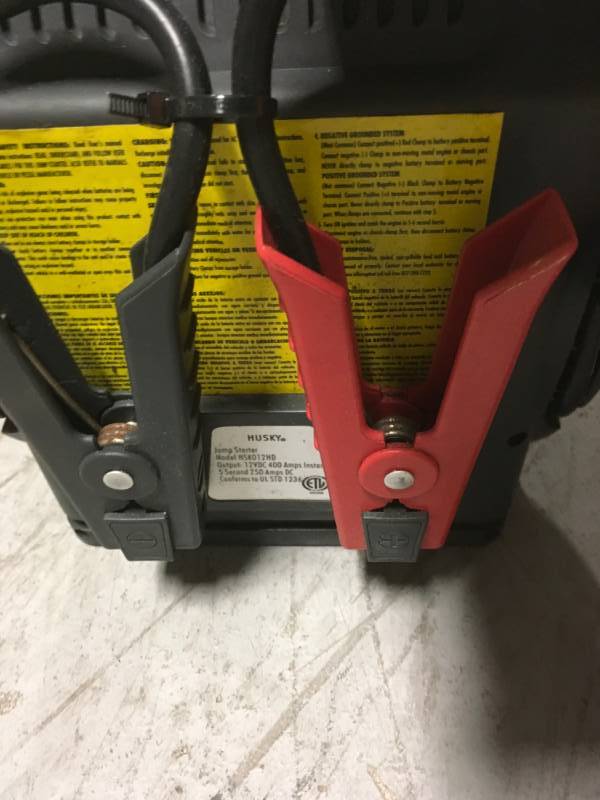 lot 143 image: Husky Jump Start System 1000 Peak Amps 400 Instant Starting Amps HSK012HD- good condition