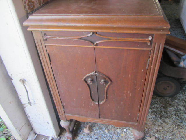 MCM Phonograph