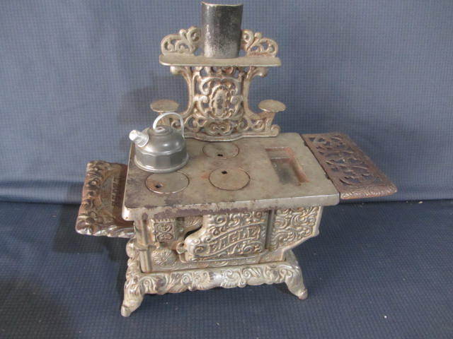 Eagle Toy Stove