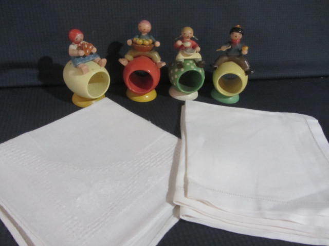 Figural Napkin Rings, Napkins