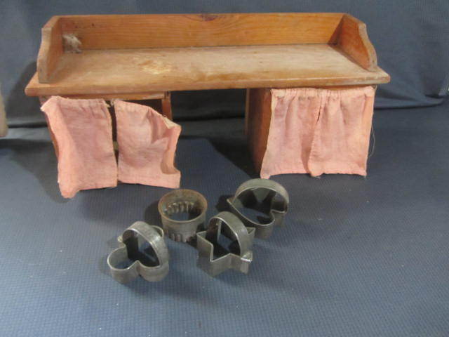 Vintage Shelf, Cookie Cutters