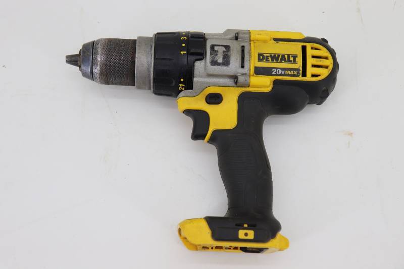 lot 11 image: DeWalt 20v DCD985 12 Hammerdrill