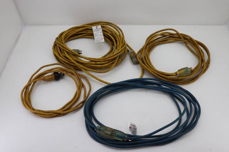 lot 17 image: (4) Extension Cords