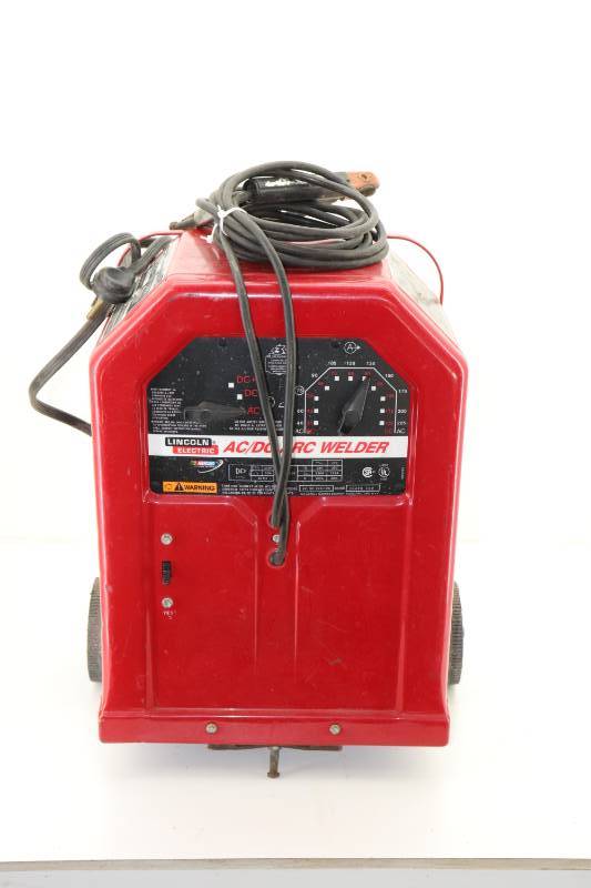 lot 24 image: Lincoln ACDC Arc Welder