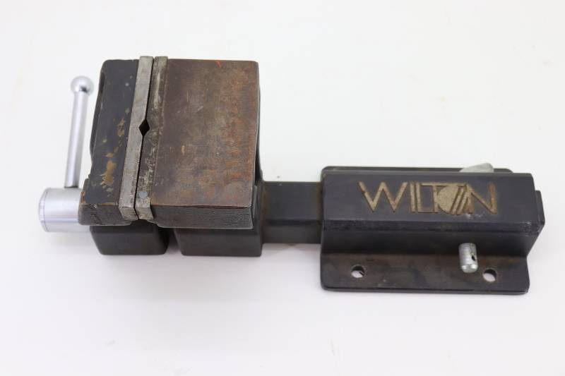 lot 27 image: Wilton Truck Hitch Vise