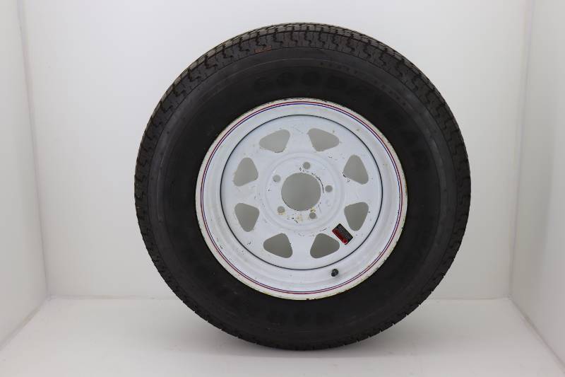 lot 42 image: 15 Trailer Tire 20575R15