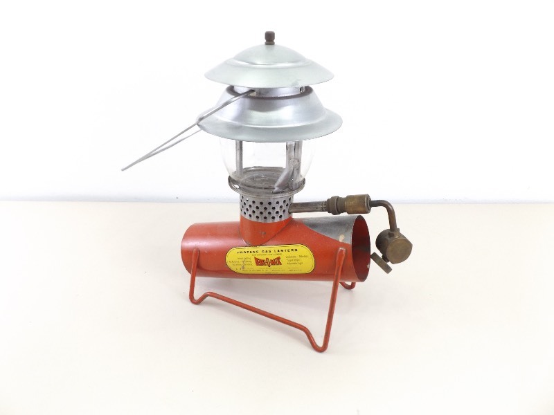 lot 19 image: Vintage Propane Lantern