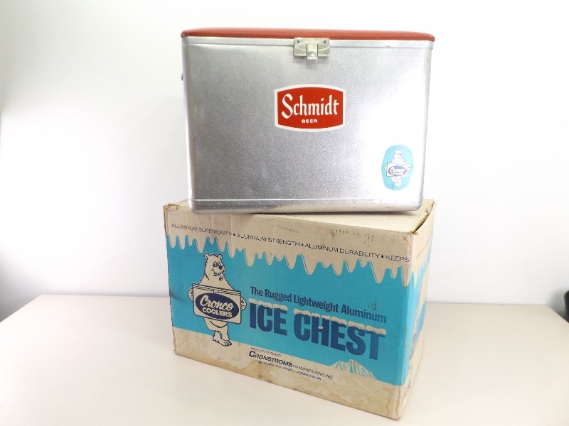 lot 39 image: Vintage Schmidt Beer Cushioned Tailgate Cooler In Original Box 