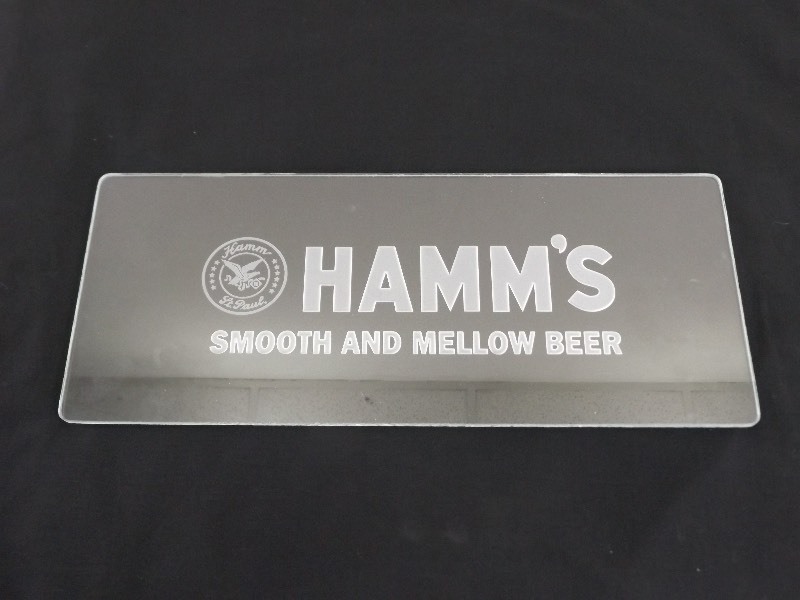 lot 78 image: Vintage Hamms Beer Etched Clear Glass Insert