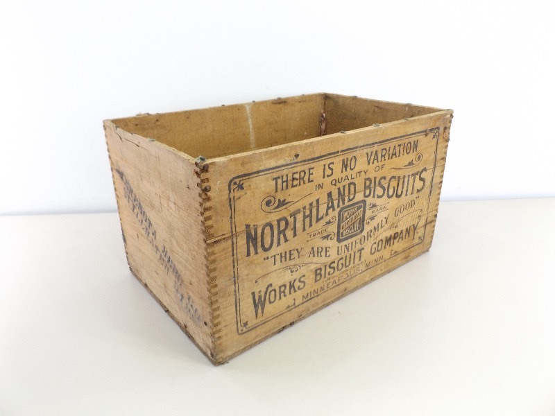 lot 82 image: Vintage Northland Biscuits Wood Crate