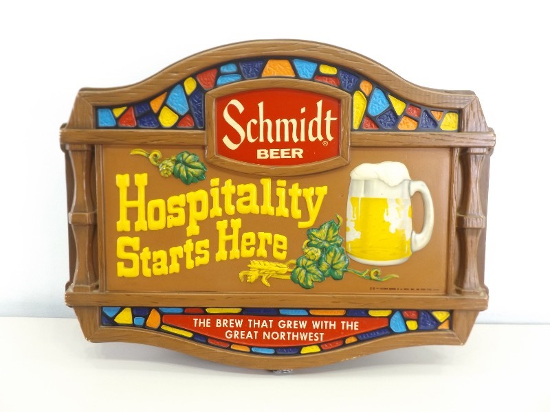 lot 102 image: Vintage WORKING Schmidt Beer Hospitality Lighted Sign