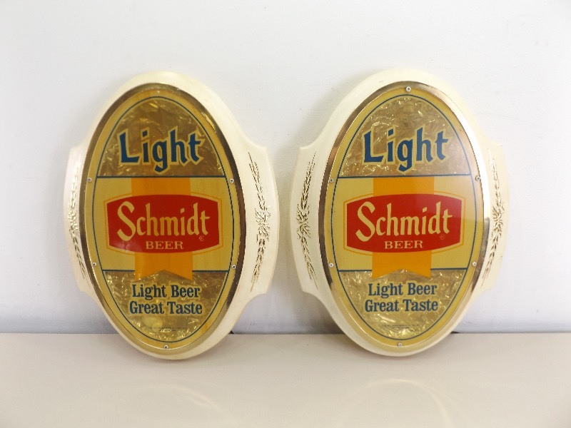 lot 104 image: 2 Vintage WORKING Schmidt Light Beer Lighted Signs 