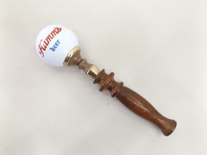 lot 108 image: Vintage Hamms Beer Ball Tapper