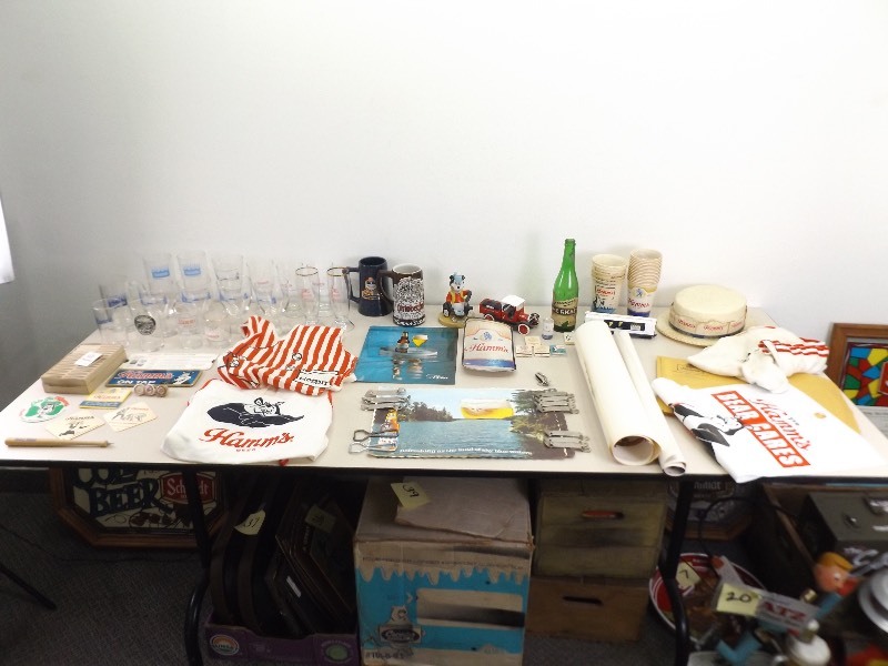 lot 163 image: Vintage Hamms Beer Collectors WOW Lot