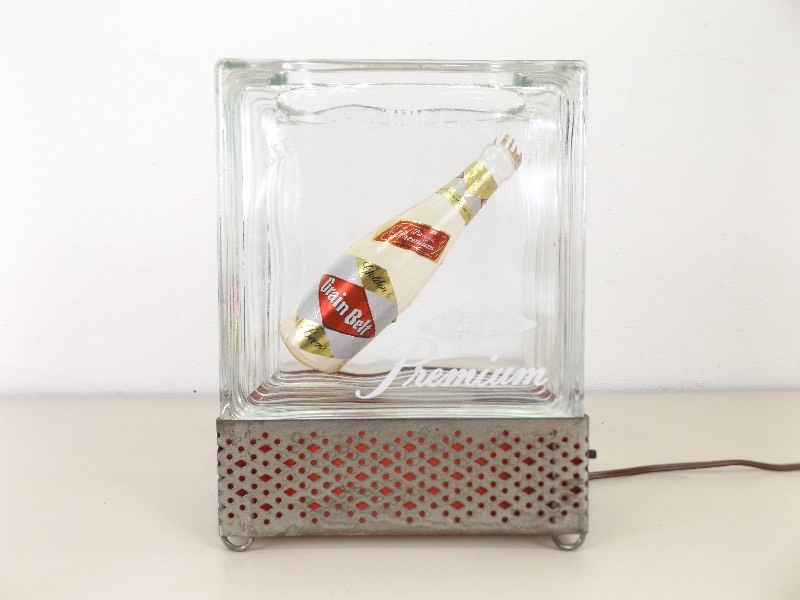 lot 9 image: Vintage WORKING Grain Belt Premium Beer Light Up Glass Block Sign