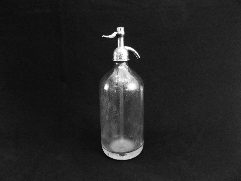 lot 171 image: Antique Drewry and Sons Seltzer Bottle