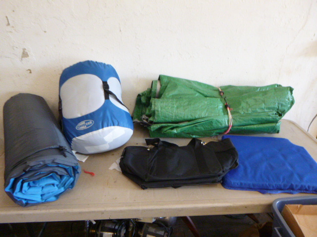 lot 11 image: Camping Items