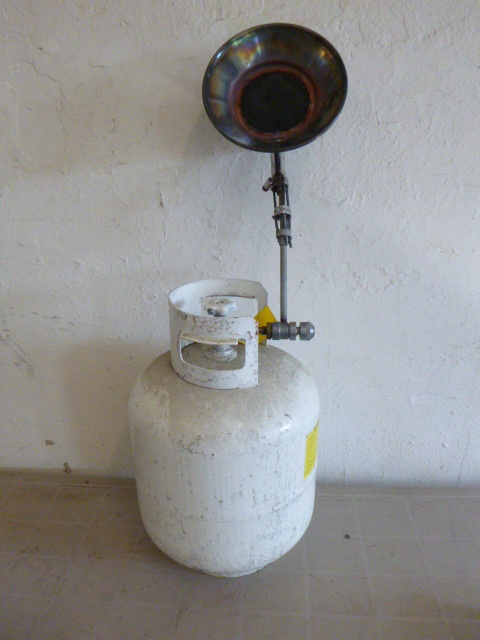 lot 16 image: Propane Tank Top Heater