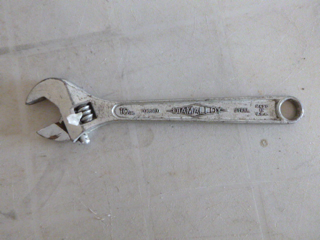lot 22 image: Vintage Diamalloy 10 Adjustable Wrench