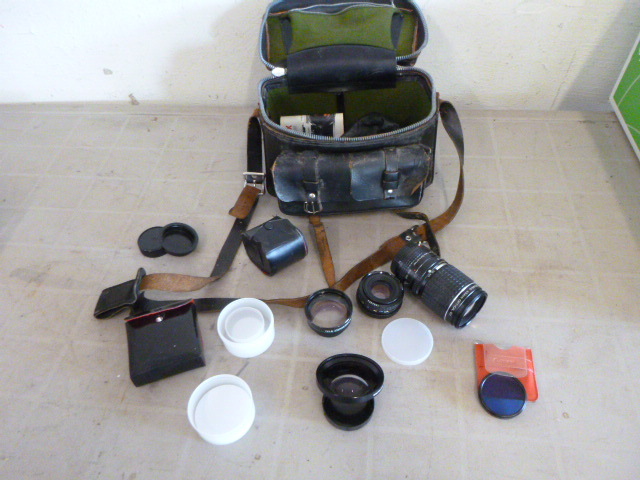 lot 33 image: Camera Lenses