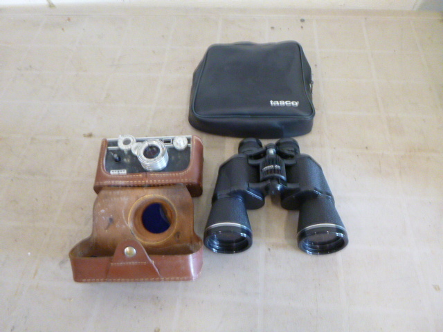 lot 34 image: Camera and Binoculars