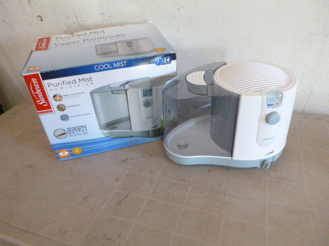 lot 37 image: Sunbeam Purified Mist Humidifier