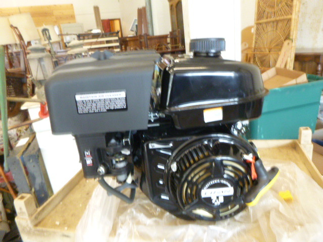 lot 1 image: NEW Lifan Power 7.5HP Horizontal Shaft Recoil Start Engine