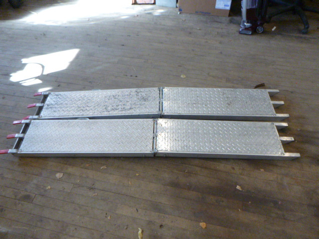 lot 3 image: Folding ATV Ramps
