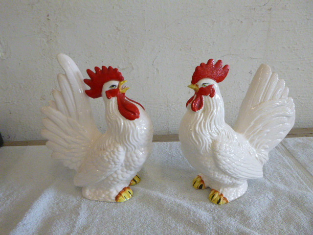 lot 40 image: 2 Decorative Rooster Statues