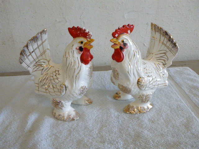 lot 41 image: 2 Decorative Rooster Statues