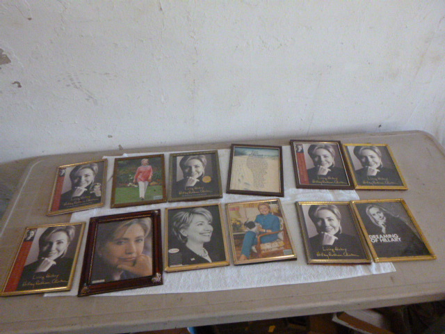 lot 43 image: 12 Picture Frames