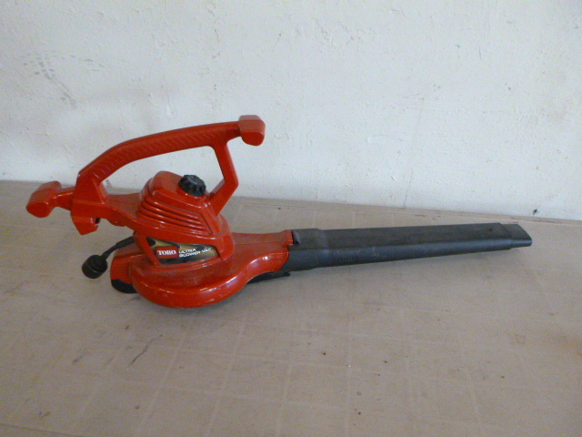 lot 82 image: Toro Ultra Blower Vac