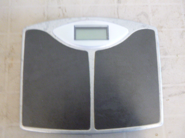 lot 97 image: Taylor Lithium Bathroom Scale