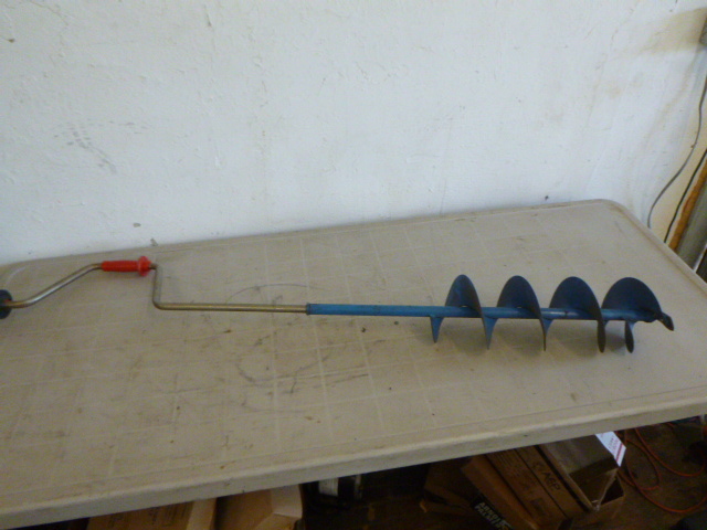 lot 99 image: Ice Auger