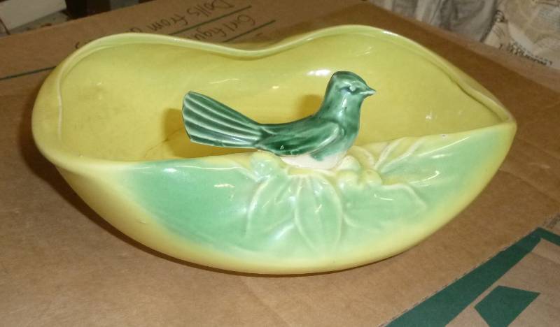 lot 5 image: 1950s McCoy Dish planter bowl with...