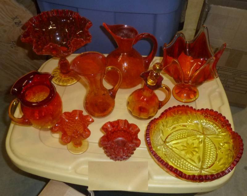 lot 26 image: Lot of Fenton Amberina glass (red a...