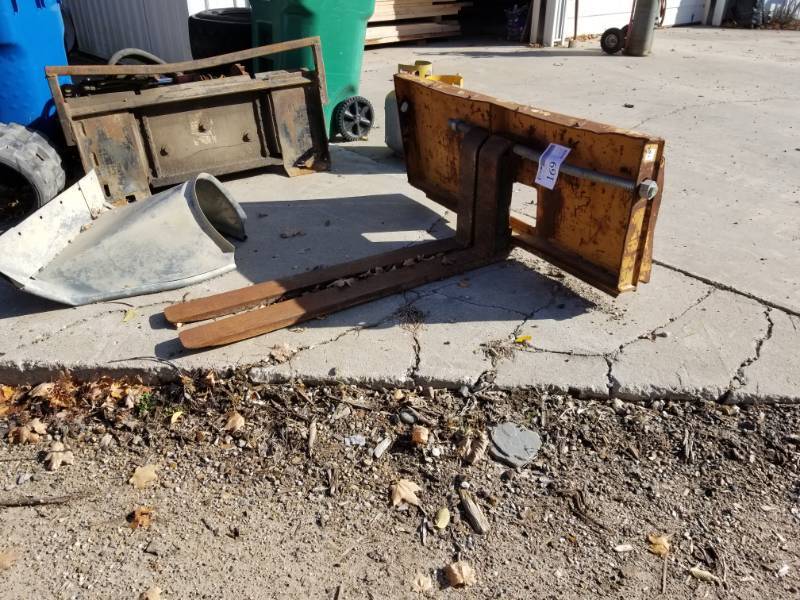 lot 169 image: Quick Atttach Forks for Skid Loader