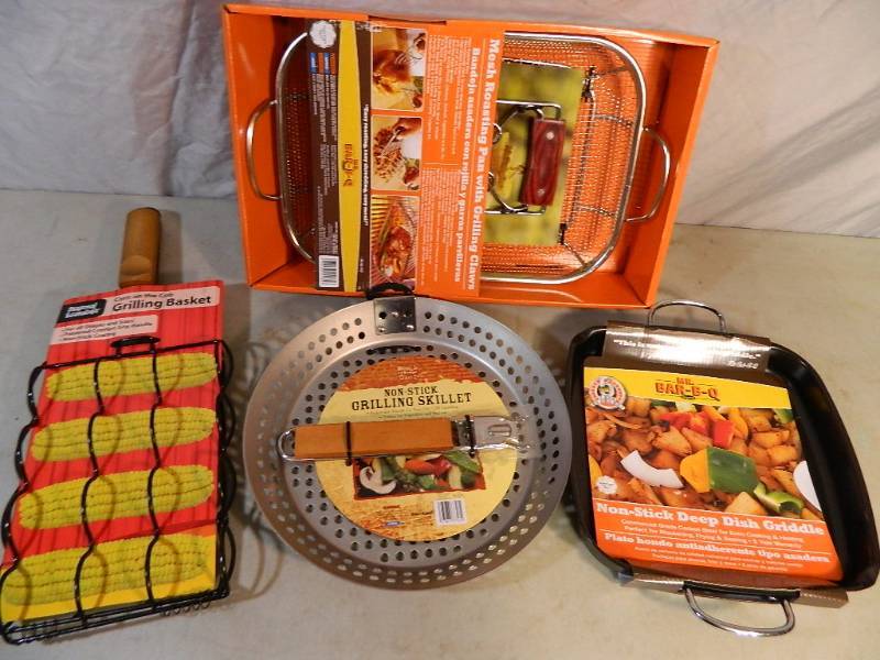 lot 68 image: New BBQ Accessories