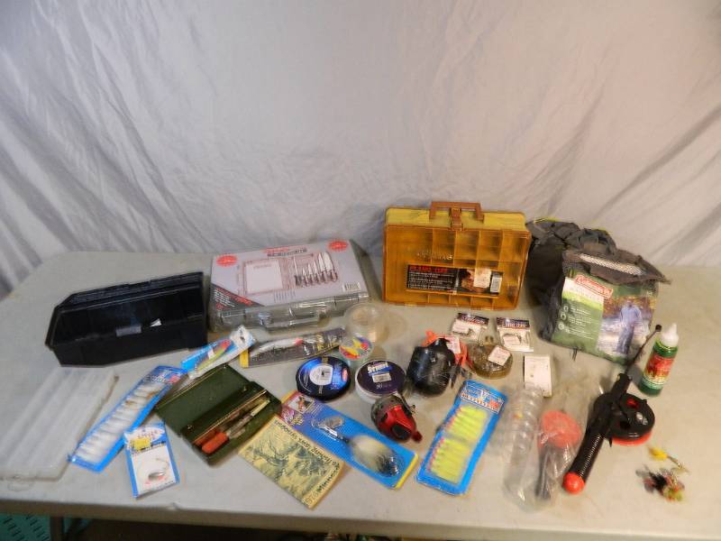 lot 78 image: Assorted Fishing and Outdoors Items