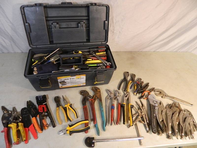 lot 88 image: Toolbox with Nice Assortment of Tools