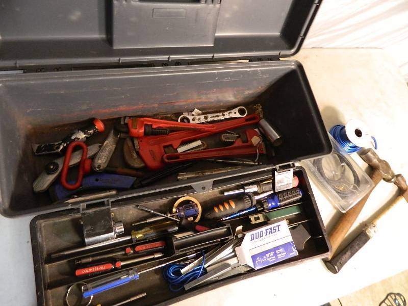 lot 89 image: Toolbox with Assorted Tools