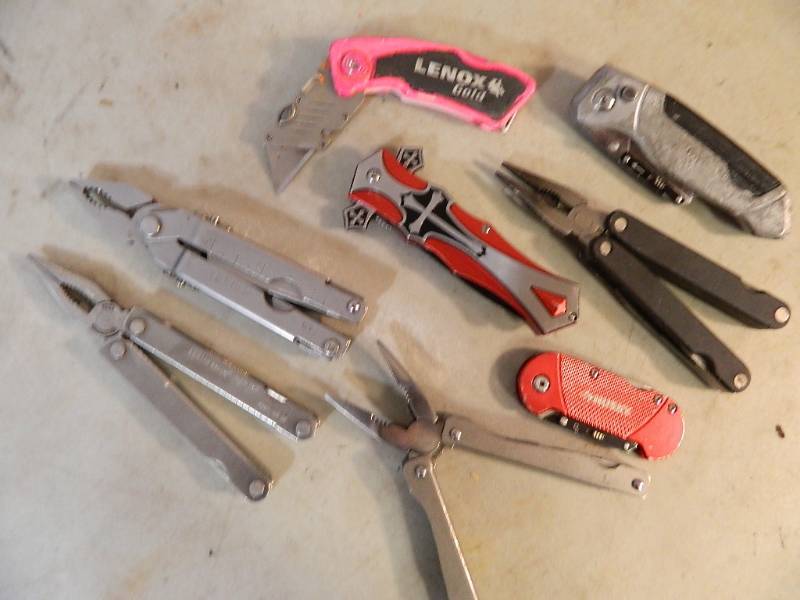 lot 123 image: Leatherman, Gerber, Knives, and More
