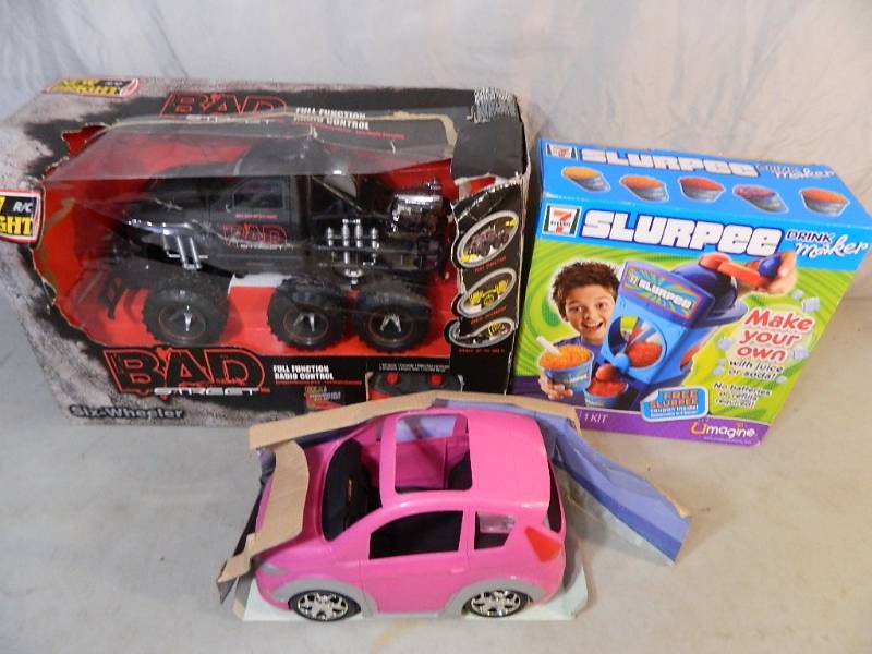 lot 145 image: New Toys