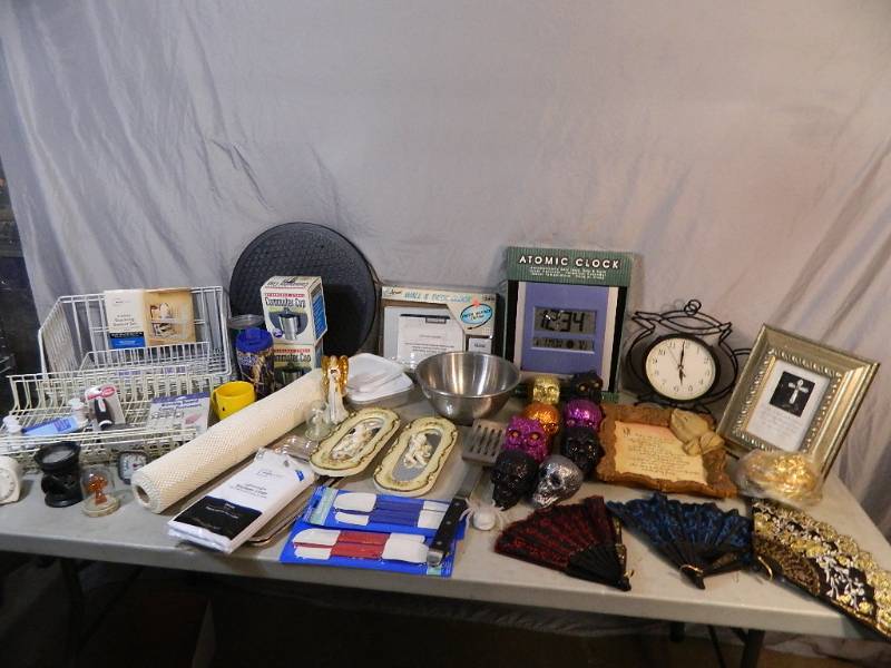 lot 154 image: Kitchen Items, Home Decor, More