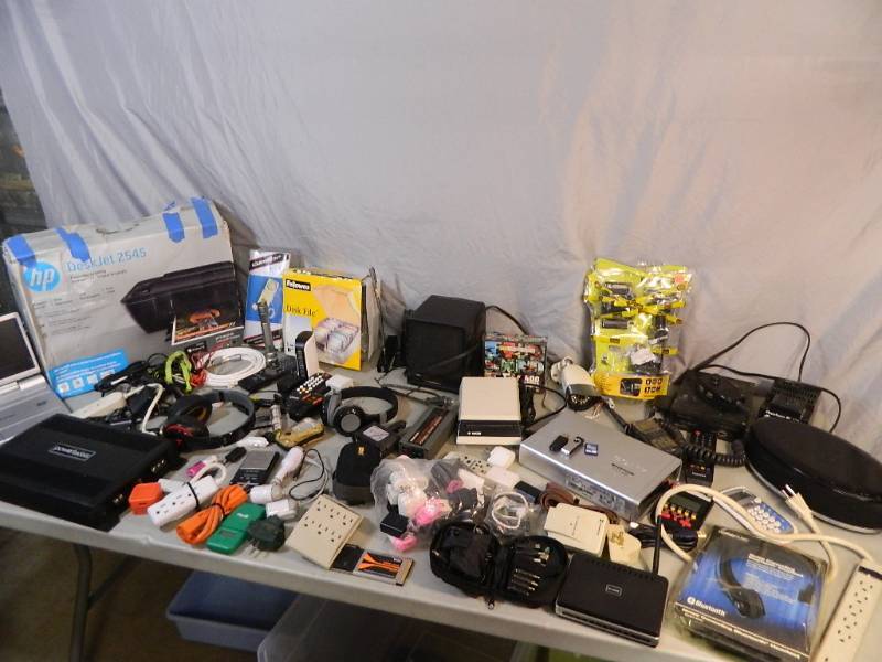 lot 182 image: Beats By Dre, Electronics, More