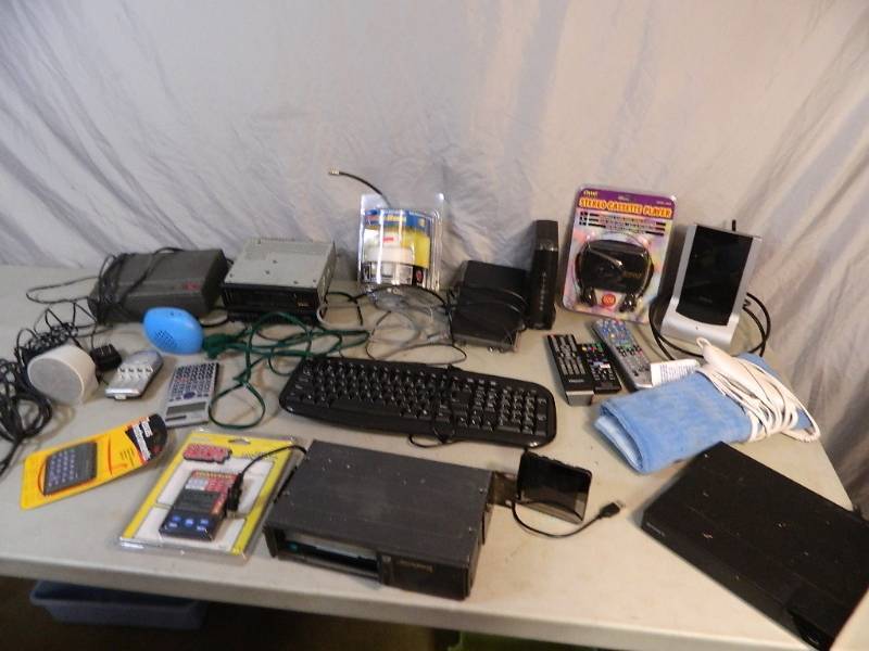 lot 184 image: Blu Ray Player and Electronics