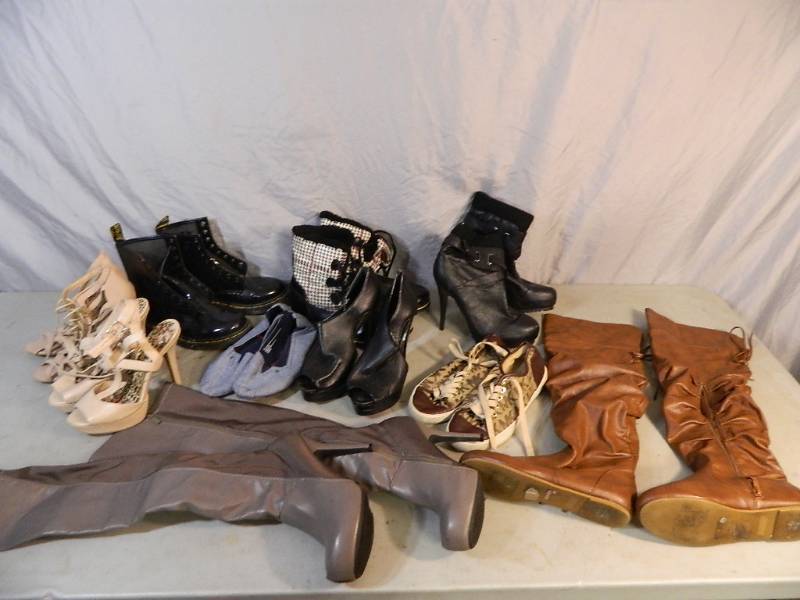 lot 185 image: Womens Shoes and Boots