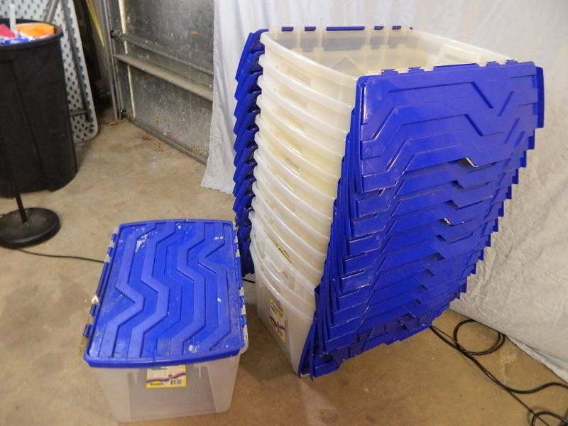 lot 102 image: Stack of Totes